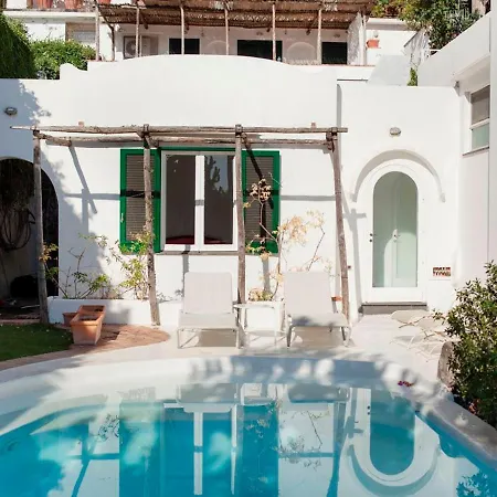 빌라 Sleeps 6 Pool Air Con