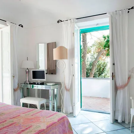 Sleeps 6 Pool Air Con * 카프리
